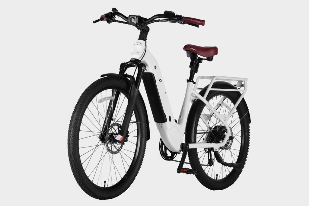 45-degree side view of white DAMAXED electric city bike with brown leather saddle, 9-speed, Ananda M100 motor, LG 48V14Ah battery.