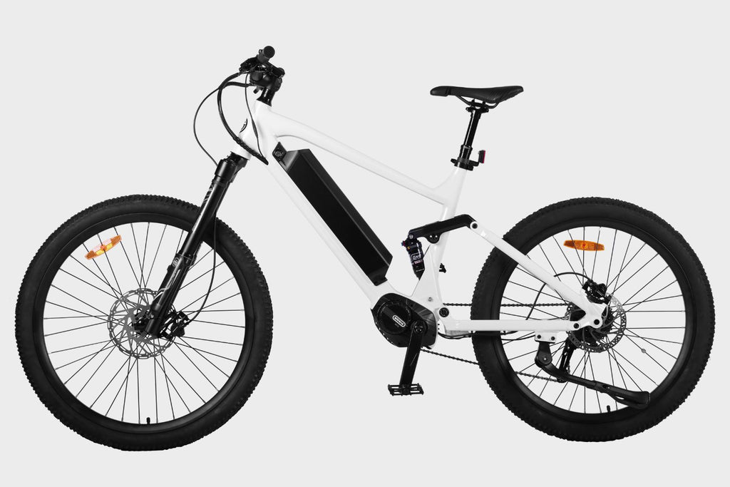 Side view of white DAMAXED eelectric mountain bike with Bafang M600 motor, 9-speed, LG 48V14Ah battery. Top speed 24+ MPH, 45-mile range per charge.