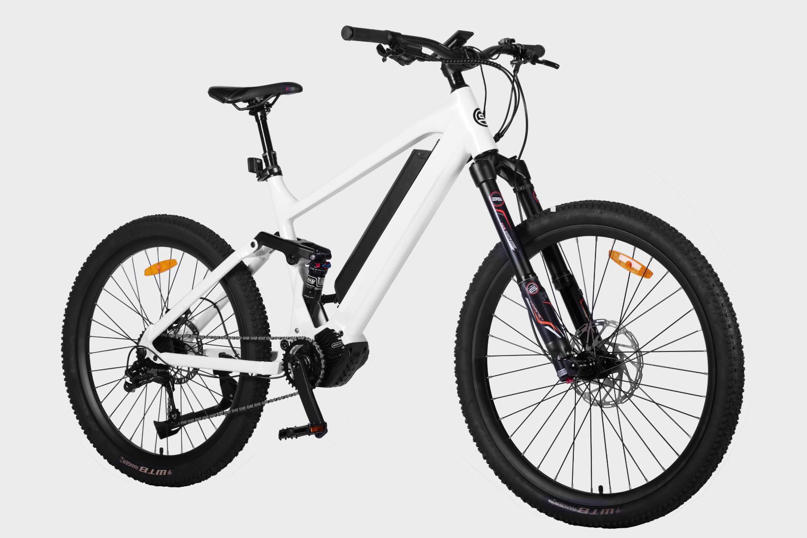 45-degree angle view of DAMAXED electric mountain bike, equipped with a Bafang M600 Mid-drive Motor 500W, 9-speed derailleur, and LG 48V14Ah battery. Top speed of 24+ MPH and 45-mile range per charge.